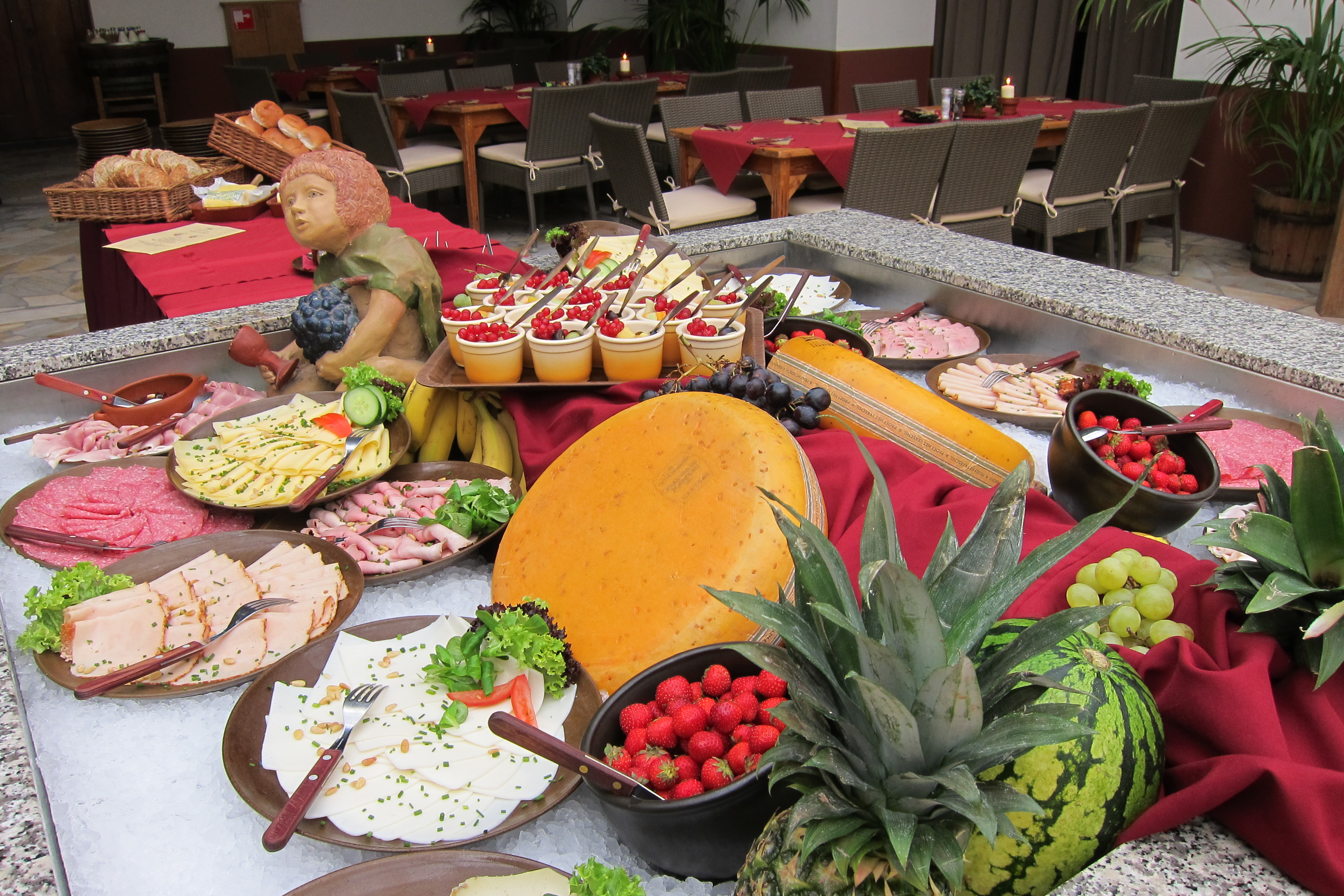 Herberg brunch buffet.JPG